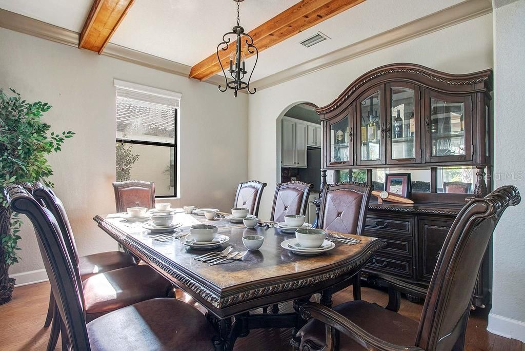 На продажу: $799,000 (6 спален, 3 ванн, 3250 Квадратных фут)