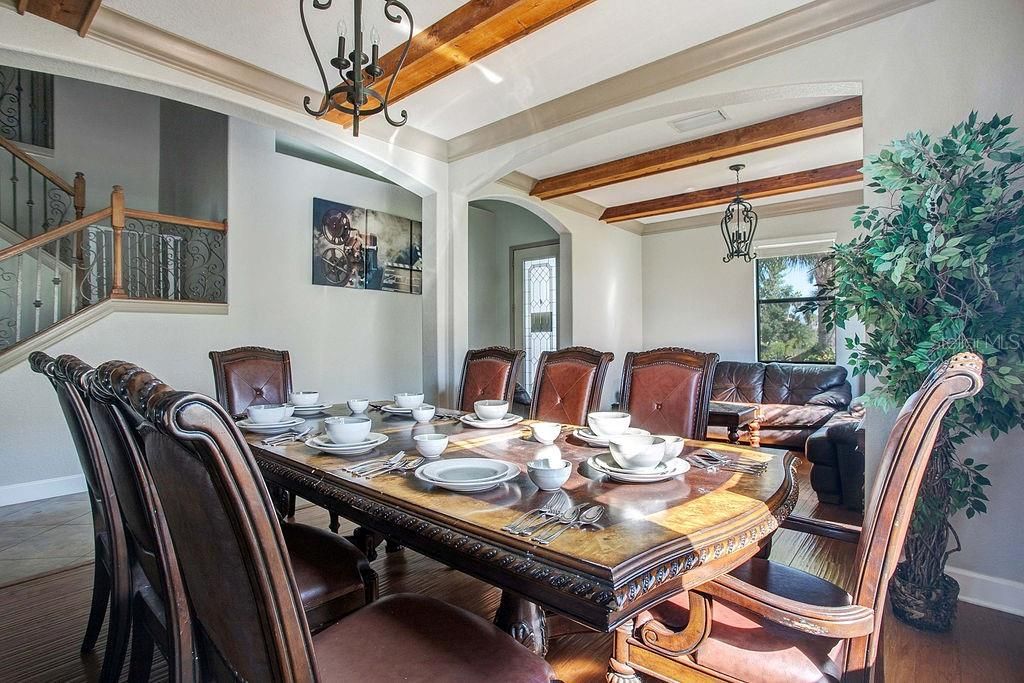 На продажу: $799,000 (6 спален, 3 ванн, 3250 Квадратных фут)
