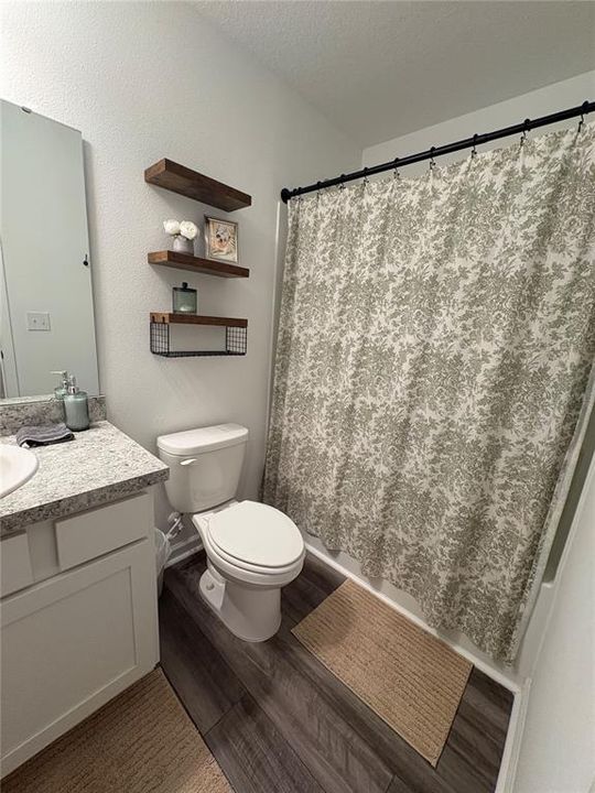 For Rent: $2,200 (3 beds, 2 baths, 1386 Square Feet)