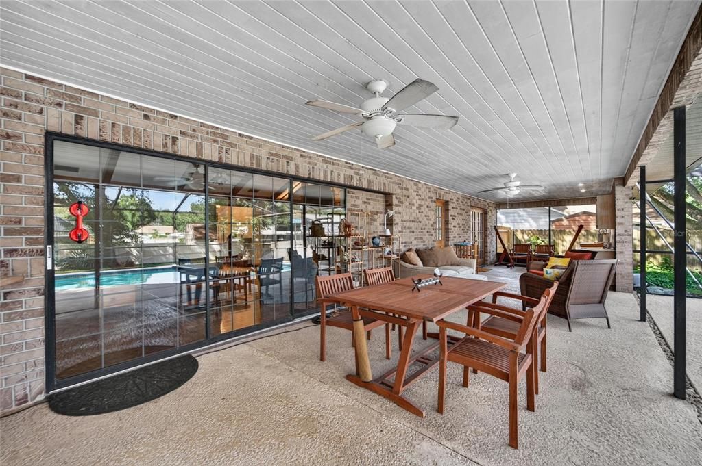 Active With Contract: $515,000 (4 beds, 2 baths, 2464 Square Feet)
