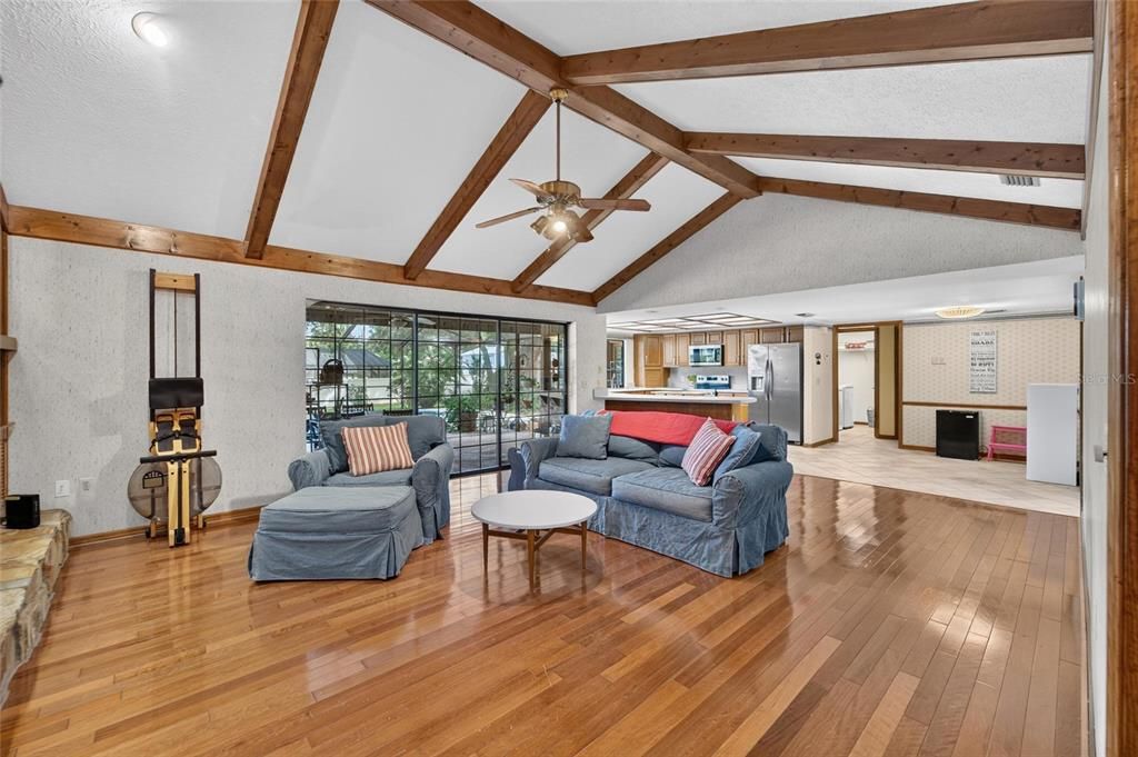 Active With Contract: $515,000 (4 beds, 2 baths, 2464 Square Feet)