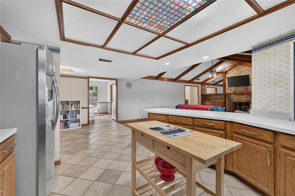 Active With Contract: $515,000 (4 beds, 2 baths, 2464 Square Feet)