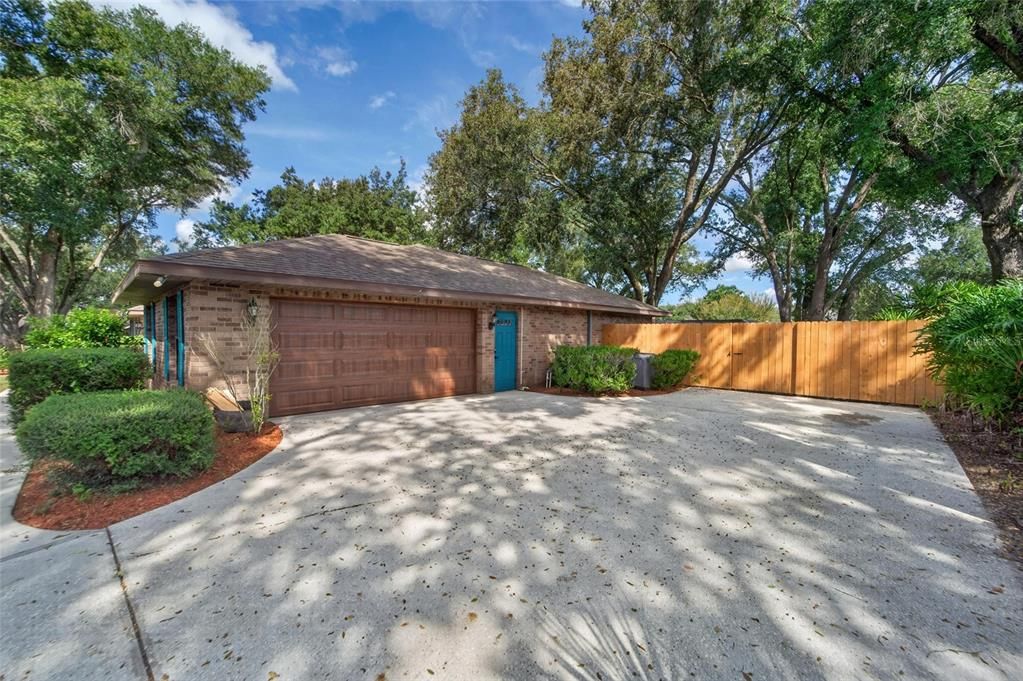 Active With Contract: $515,000 (4 beds, 2 baths, 2464 Square Feet)