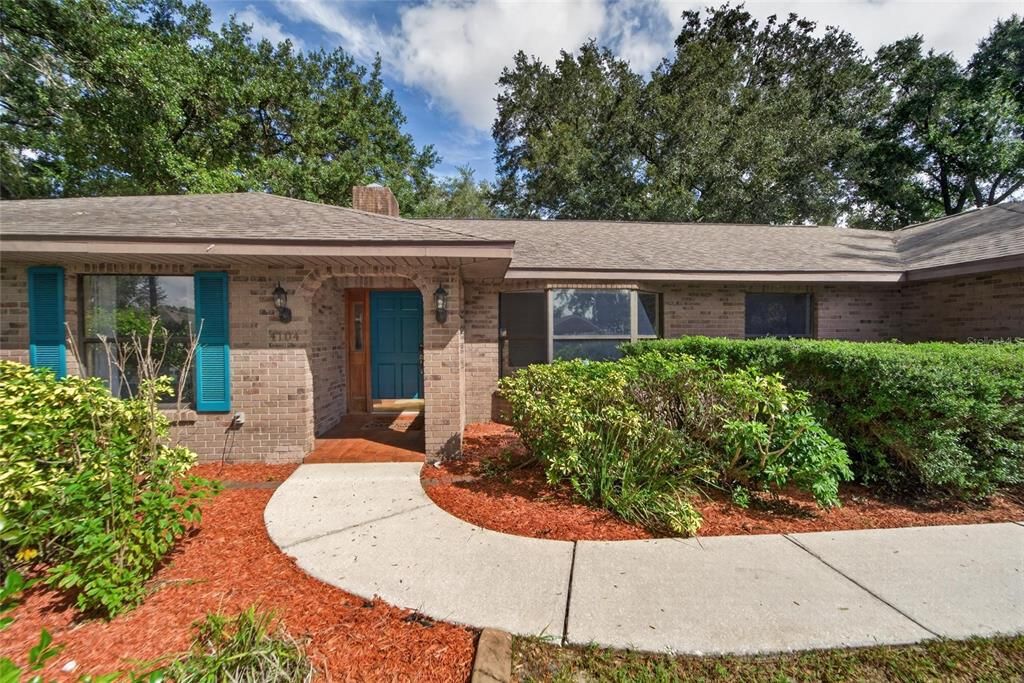 Active With Contract: $515,000 (4 beds, 2 baths, 2464 Square Feet)