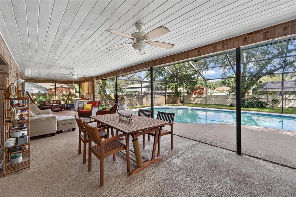 Active With Contract: $515,000 (4 beds, 2 baths, 2464 Square Feet)