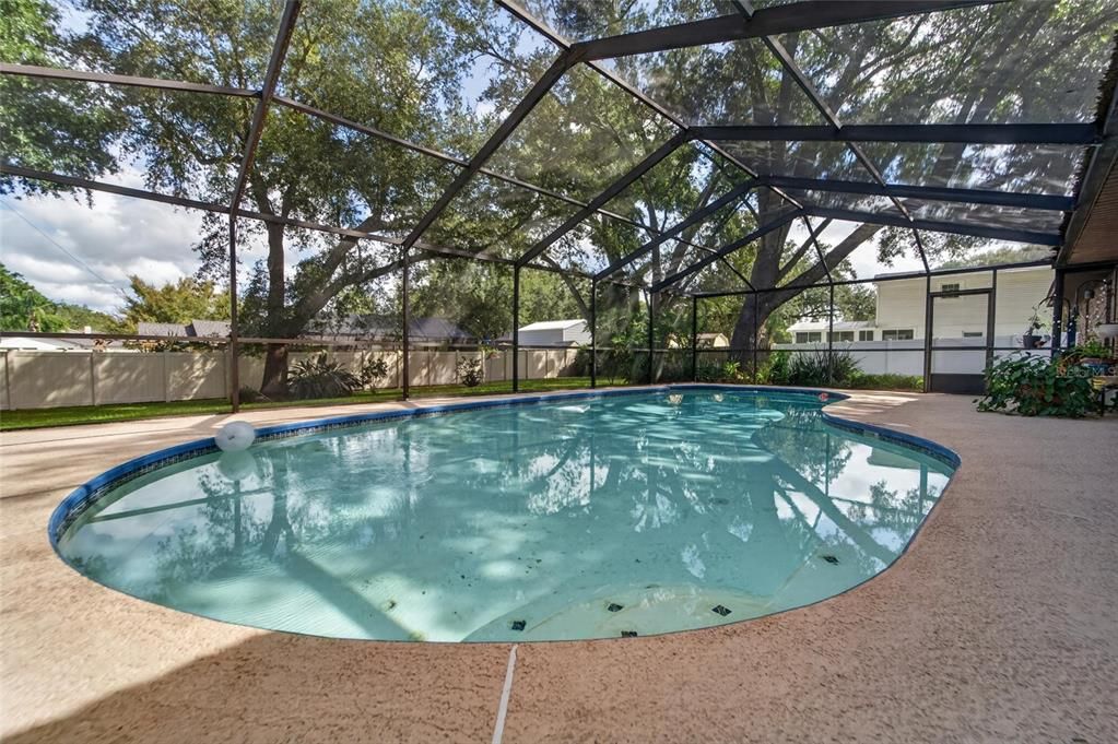 Active With Contract: $515,000 (4 beds, 2 baths, 2464 Square Feet)