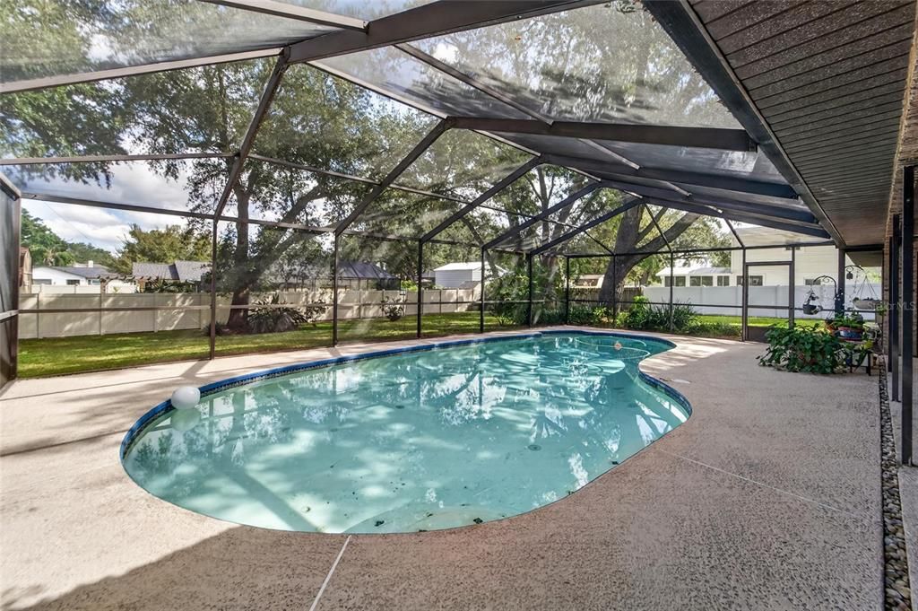 Active With Contract: $515,000 (4 beds, 2 baths, 2464 Square Feet)