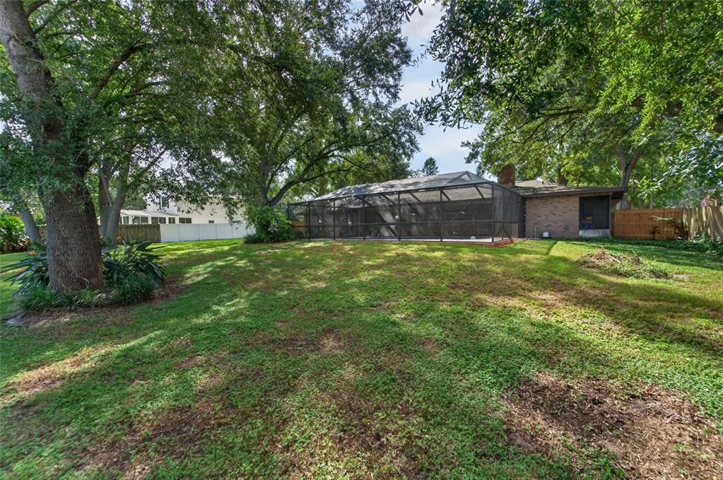 Active With Contract: $515,000 (4 beds, 2 baths, 2464 Square Feet)