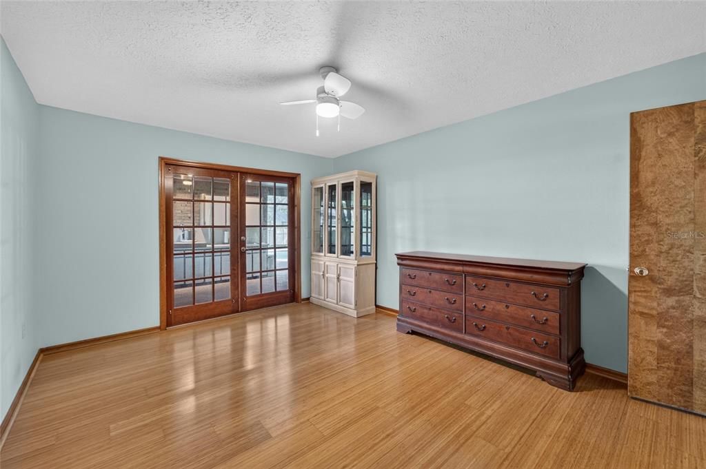 Active With Contract: $515,000 (4 beds, 2 baths, 2464 Square Feet)