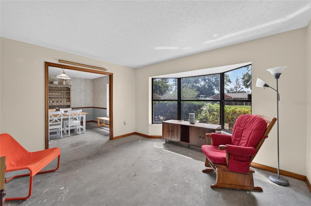Active With Contract: $515,000 (4 beds, 2 baths, 2464 Square Feet)