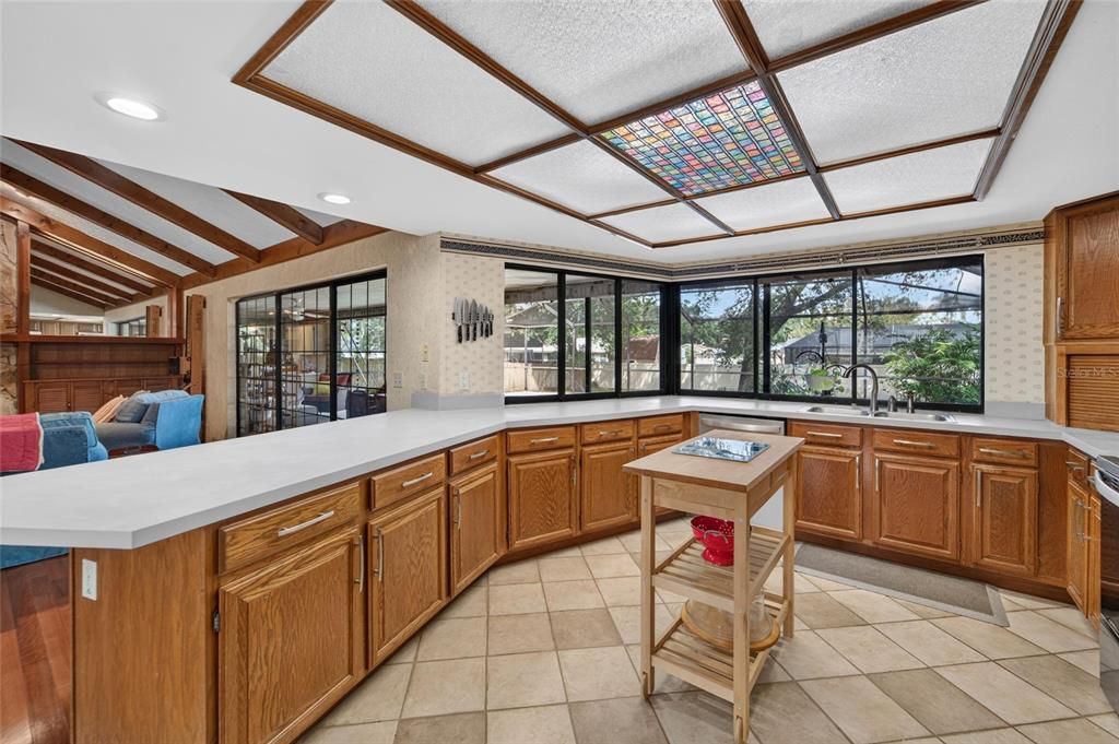 Active With Contract: $515,000 (4 beds, 2 baths, 2464 Square Feet)