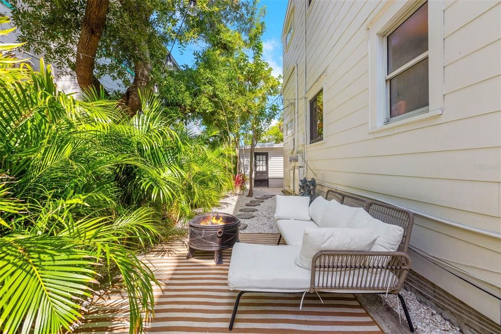 For Sale: $825,000 (4 beds, 0 baths, 2208 Square Feet)