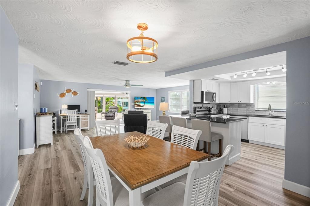 En Venta: $519,000 (2 camas, 2 baños, 1655 Pies cuadrados)