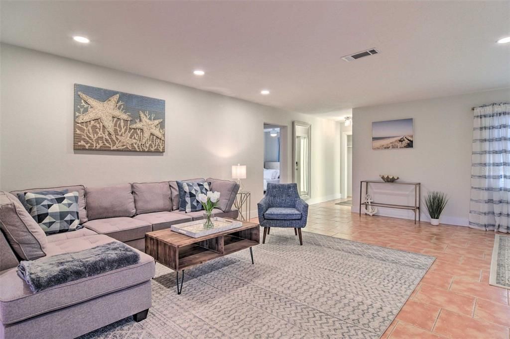 For Rent: $5,500 (3 beds, 1 baths, 1874 Square Feet)