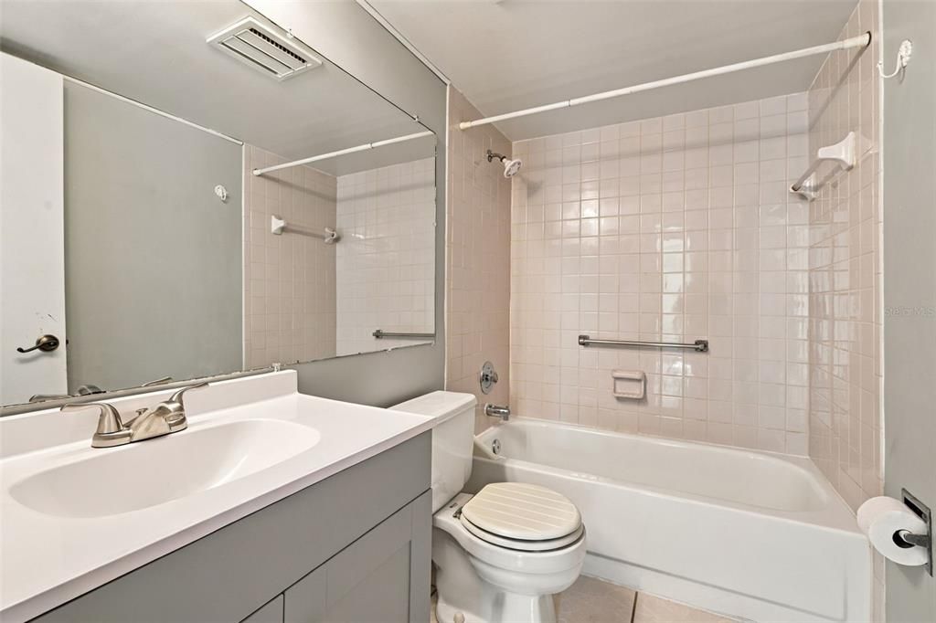 En Venta: $219,000 (2 camas, 2 baños, 1240 Pies cuadrados)