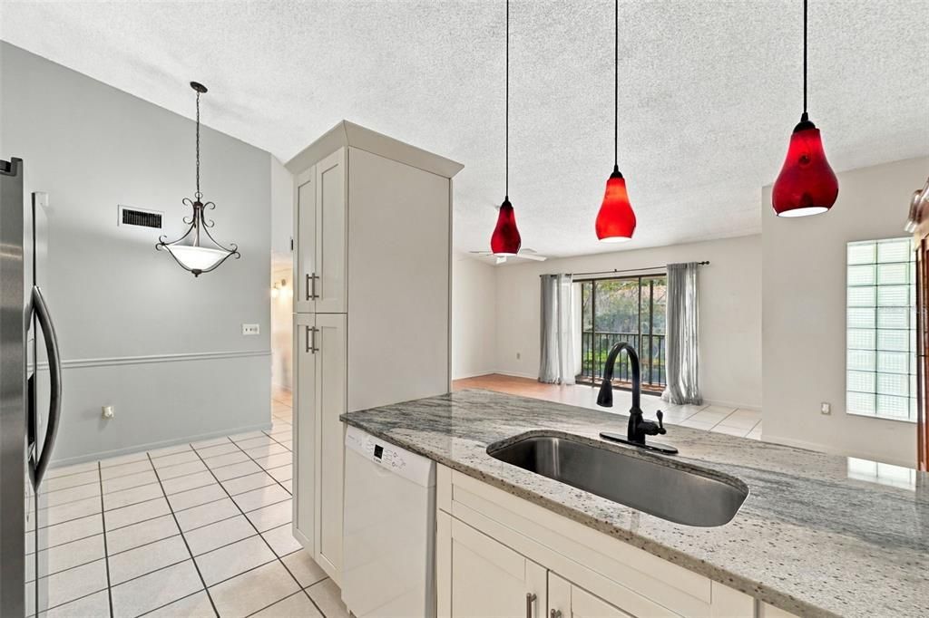 En Venta: $219,000 (2 camas, 2 baños, 1240 Pies cuadrados)