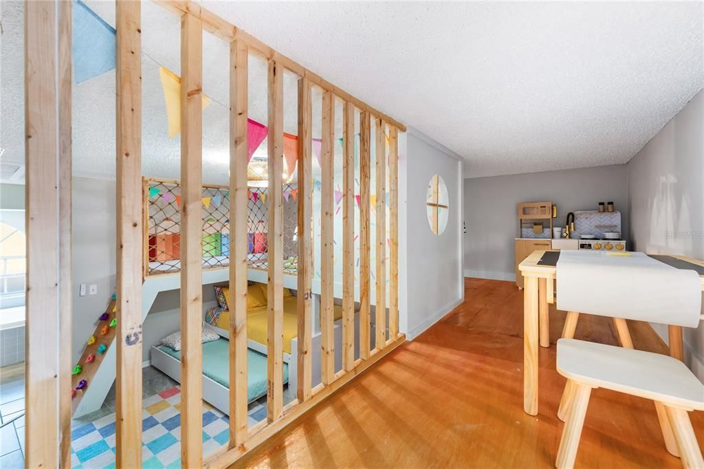 En Venta: $1,400,000 (7 camas, 4 baños, 3619 Pies cuadrados)