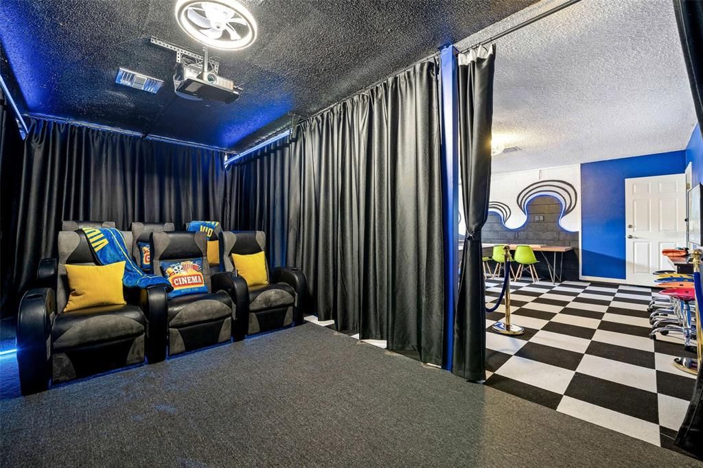 En Venta: $1,400,000 (7 camas, 4 baños, 3619 Pies cuadrados)