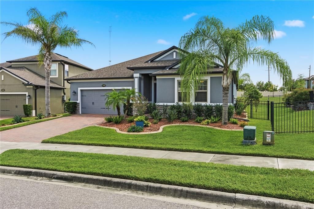 For Sale: $560,000 (4 beds, 3 baths, 2510 Square Feet)