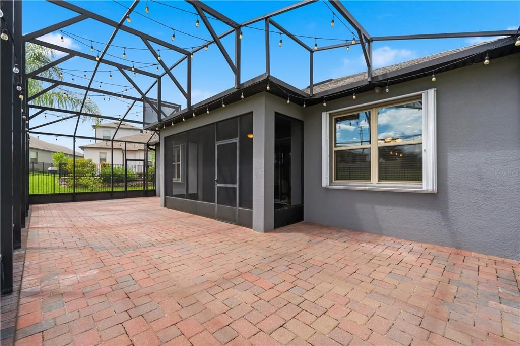 For Sale: $560,000 (4 beds, 3 baths, 2510 Square Feet)
