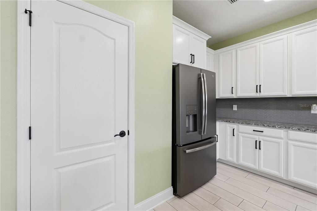 For Sale: $560,000 (4 beds, 3 baths, 2510 Square Feet)