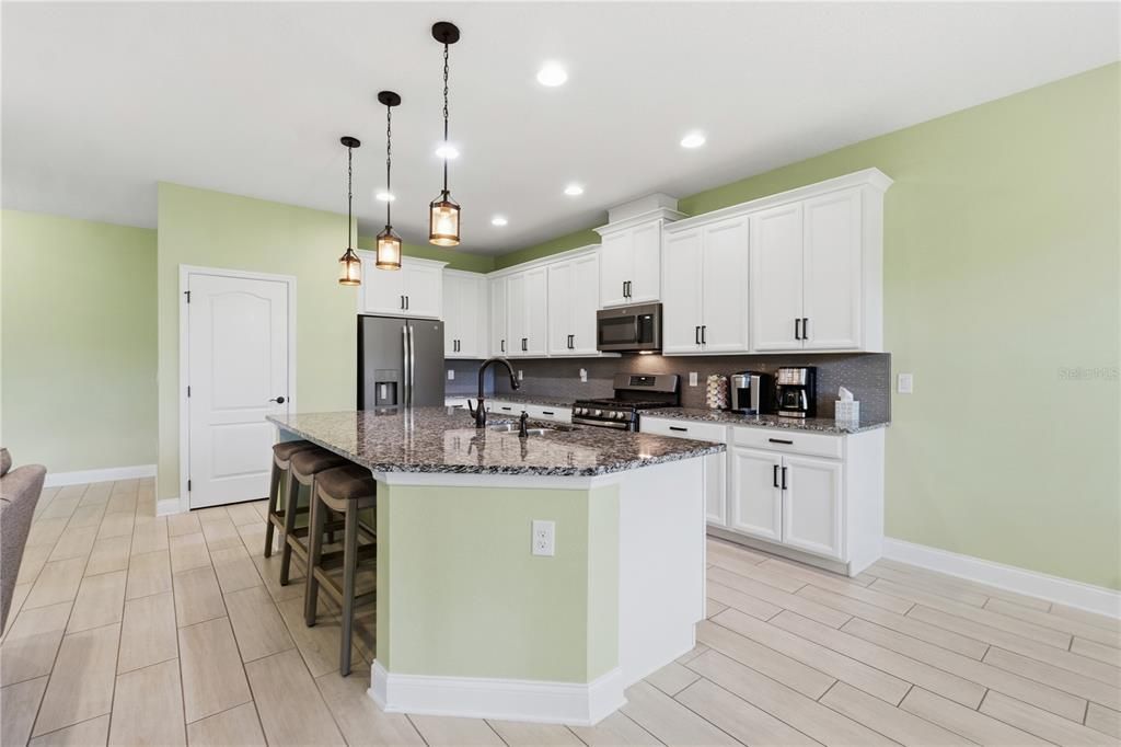 For Sale: $560,000 (4 beds, 3 baths, 2510 Square Feet)
