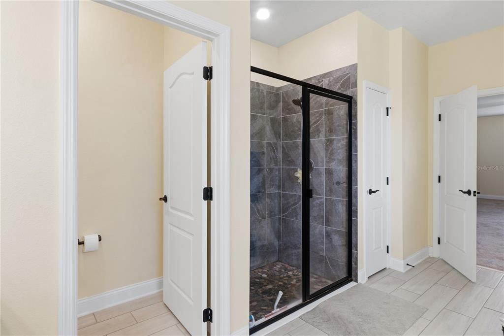 For Sale: $560,000 (4 beds, 3 baths, 2510 Square Feet)