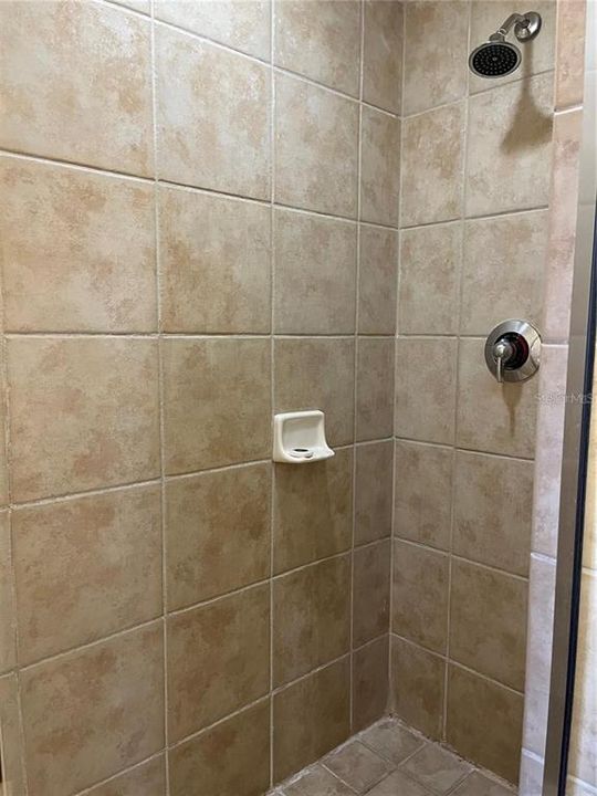 For Sale: $160,000 (2 beds, 2 baths, 957 Square Feet)
