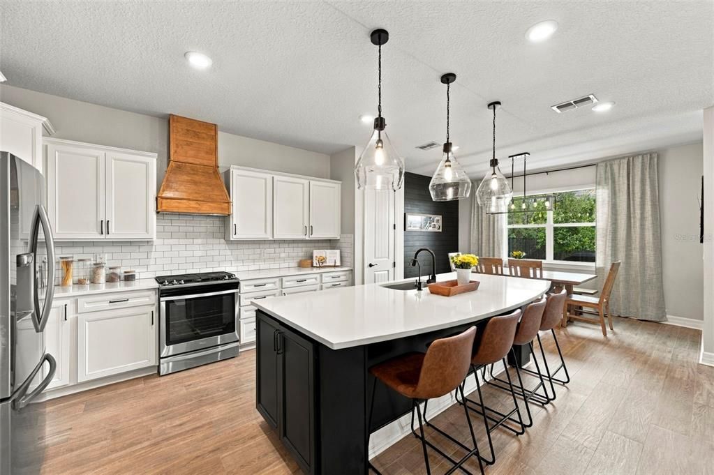 For Sale: $589,000 (5 beds, 3 baths, 2470 Square Feet)