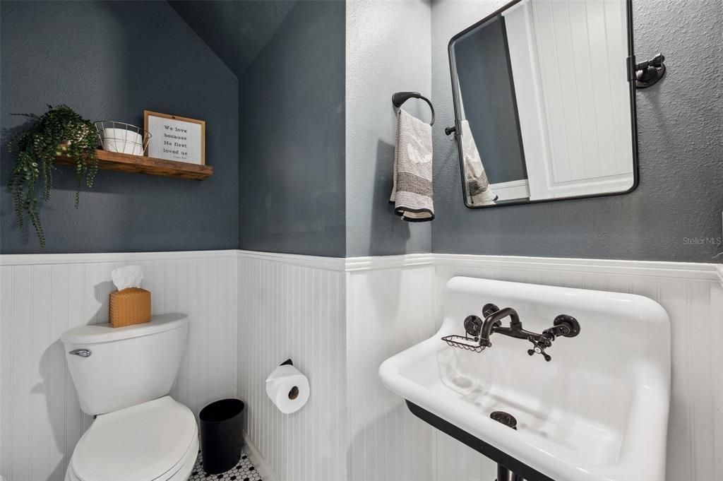 For Sale: $589,000 (5 beds, 3 baths, 2470 Square Feet)