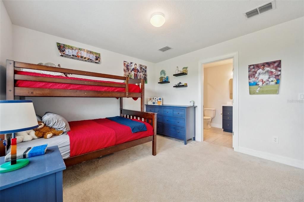 For Sale: $589,000 (5 beds, 3 baths, 2470 Square Feet)