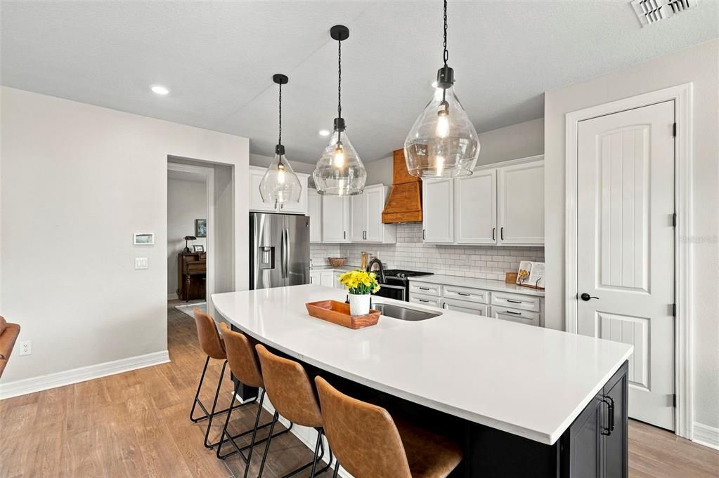 For Sale: $589,000 (5 beds, 3 baths, 2470 Square Feet)
