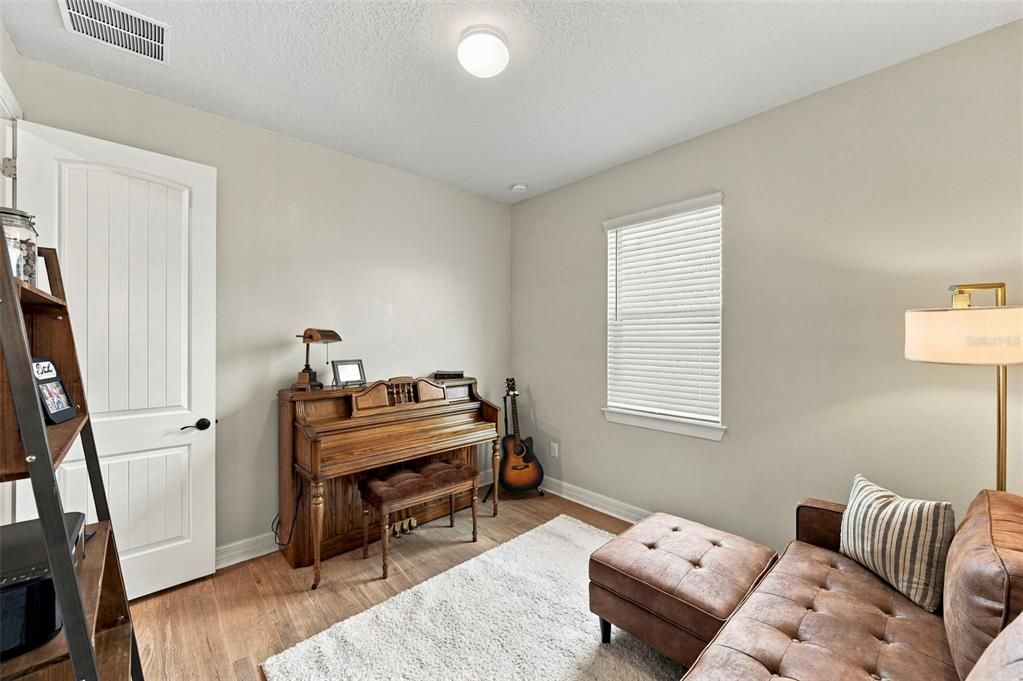 For Sale: $589,000 (5 beds, 3 baths, 2470 Square Feet)