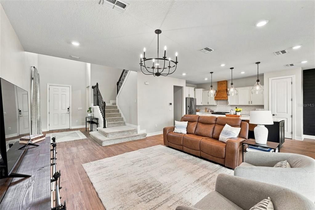 For Sale: $589,000 (5 beds, 3 baths, 2470 Square Feet)