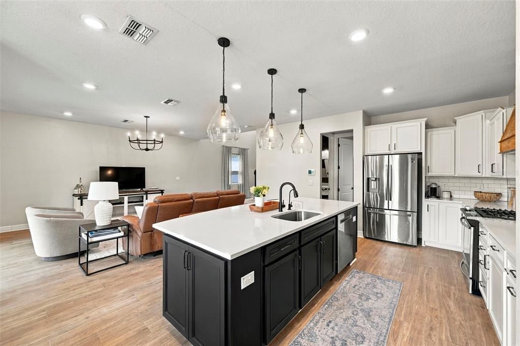 For Sale: $589,000 (5 beds, 3 baths, 2470 Square Feet)