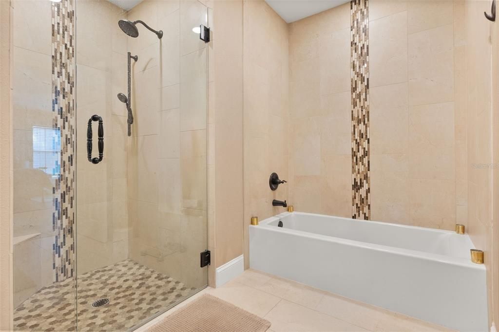 For Sale: $475,000 (3 beds, 2 baths, 1962 Square Feet)