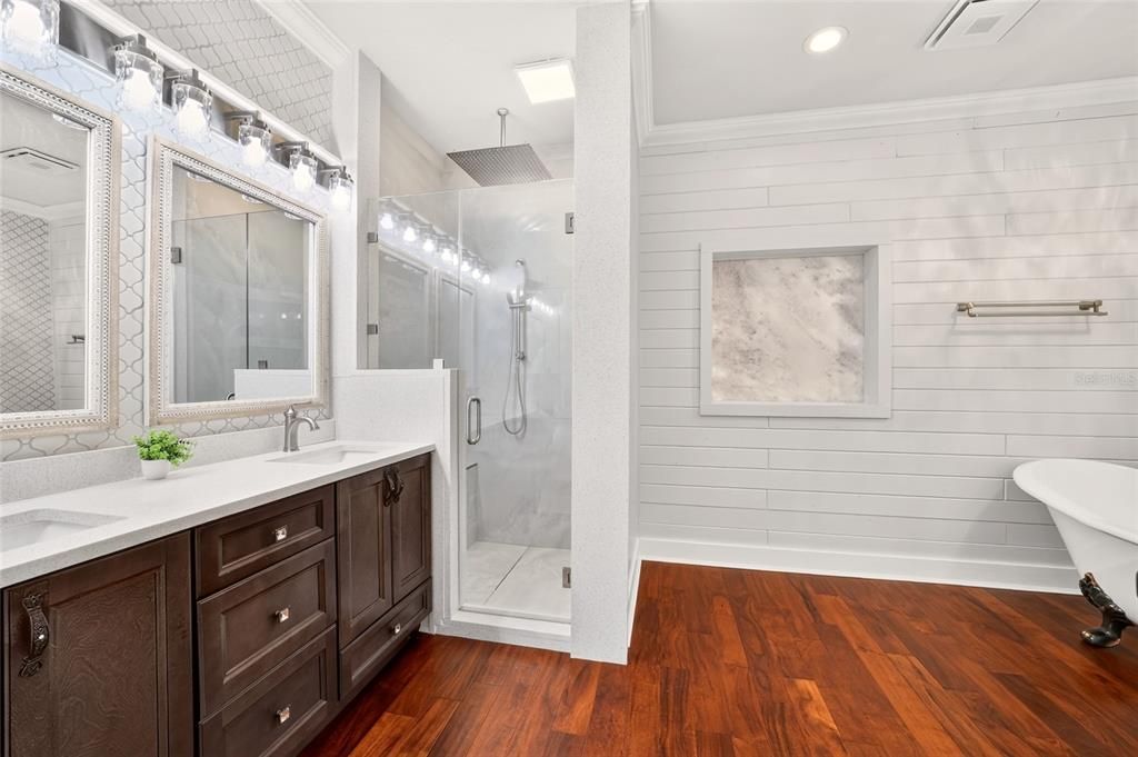 For Sale: $1,100,000 (5 beds, 4 baths, 4463 Square Feet)