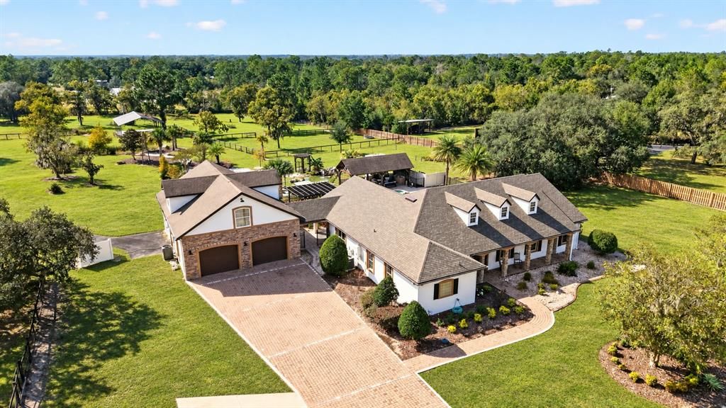 For Sale: $1,100,000 (5 beds, 4 baths, 4463 Square Feet)
