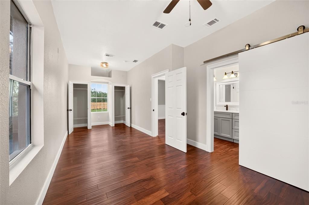 For Sale: $1,100,000 (5 beds, 4 baths, 4463 Square Feet)