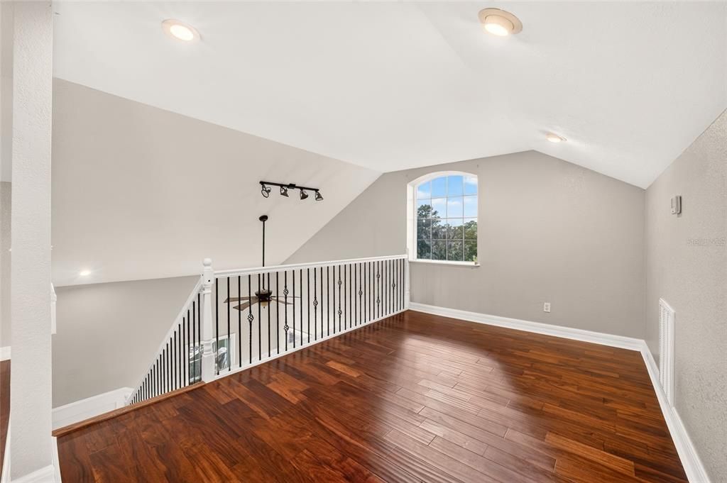 For Sale: $1,100,000 (5 beds, 4 baths, 4463 Square Feet)