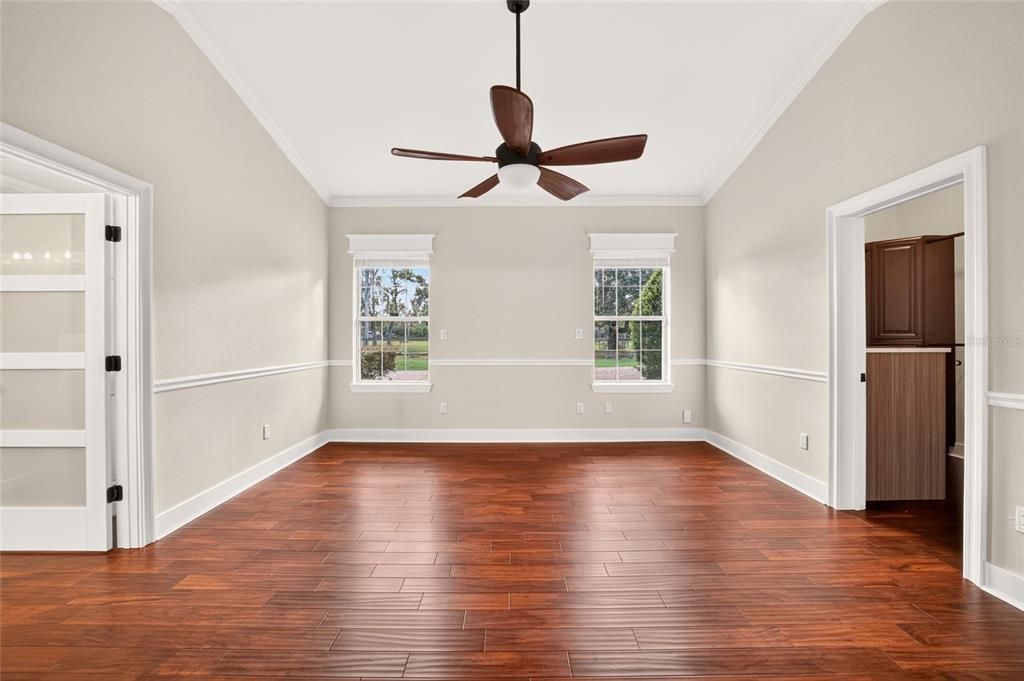 For Sale: $1,100,000 (5 beds, 4 baths, 4463 Square Feet)