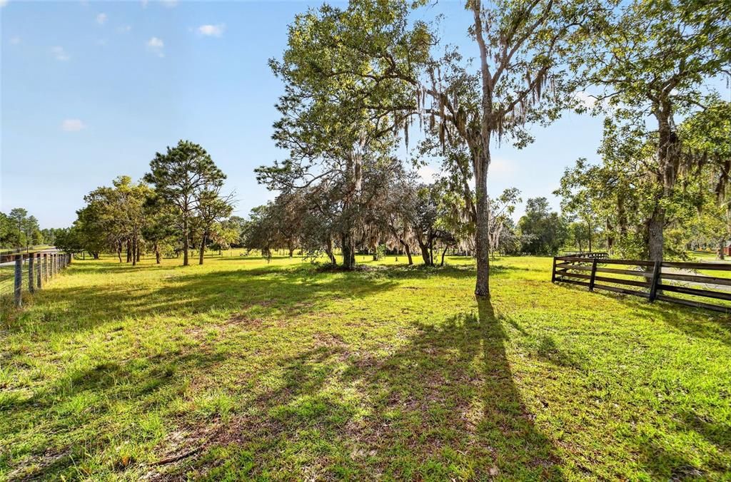For Sale: $1,100,000 (5 beds, 4 baths, 4463 Square Feet)