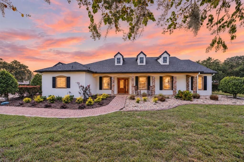 For Sale: $1,100,000 (5 beds, 4 baths, 4463 Square Feet)