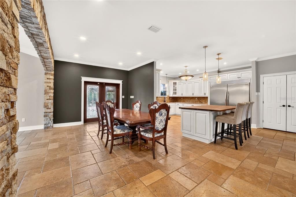 For Sale: $1,100,000 (5 beds, 4 baths, 4463 Square Feet)