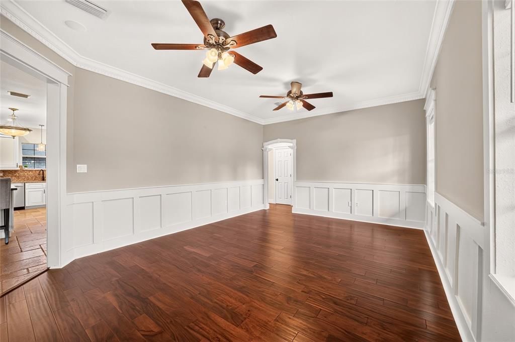 For Sale: $1,100,000 (5 beds, 4 baths, 4463 Square Feet)