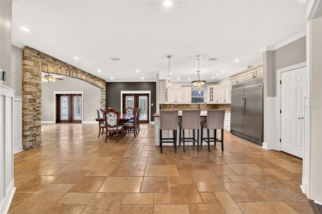 For Sale: $1,100,000 (5 beds, 4 baths, 4463 Square Feet)
