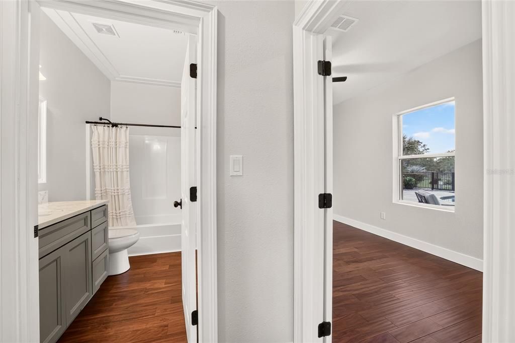 For Sale: $1,100,000 (5 beds, 4 baths, 4463 Square Feet)