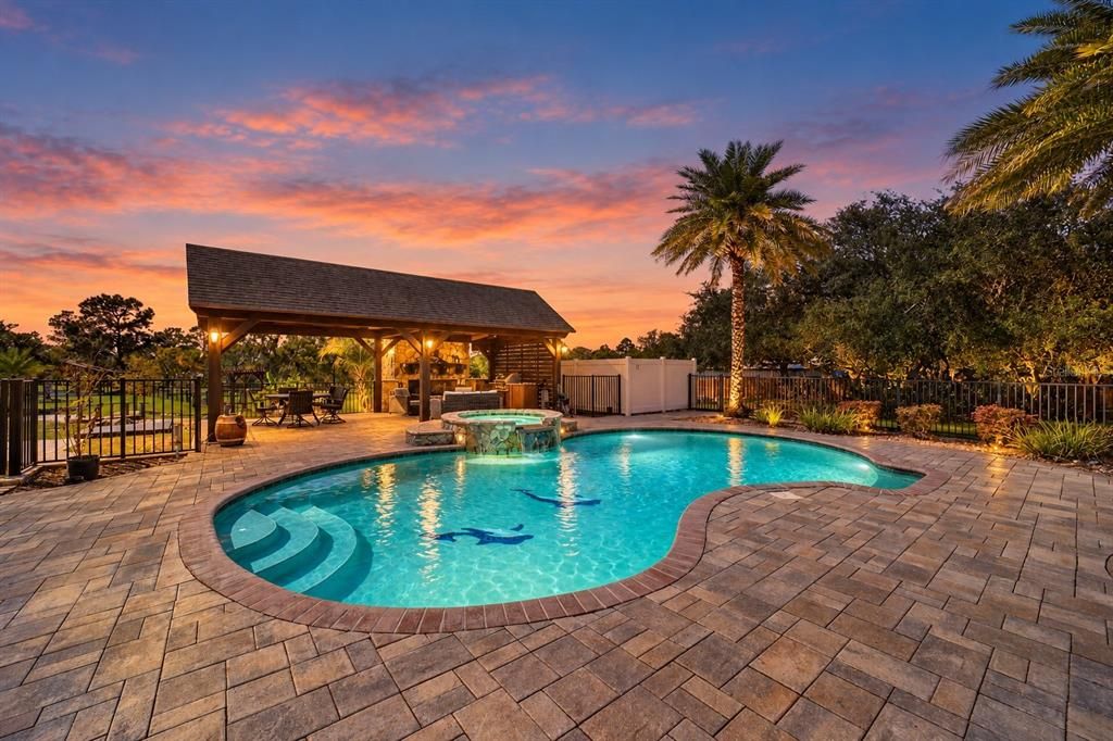 For Sale: $1,100,000 (5 beds, 4 baths, 4463 Square Feet)