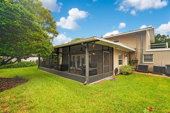 For Sale: $925,000 (4 beds, 2 baths, 2578 Square Feet)