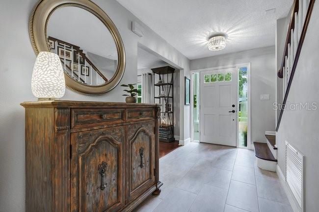 For Sale: $925,000 (4 beds, 2 baths, 2578 Square Feet)